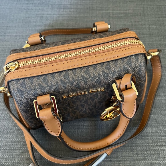 NWT MICHAEL KORS BEDFORD LEGACY EXTRA SMALL DUFFLE CROSSBODY MINI SATCHEL - Picture 4 of 11